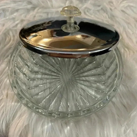 Vintage Glass Trinket Jewelry Powder Dish With Lid Hollywood Regency - Picture 9 of 9
